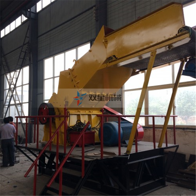 1300型金屬破碎機(jī)設(shè)備試機(jī)現(xiàn)場