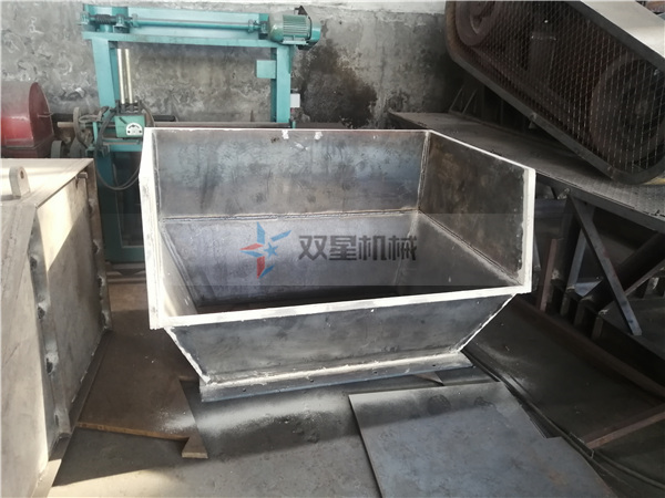 <a href='http://absharbe.com/ssxl/10.html' target='_blank'><span>金屬撕碎機(jī)</span></a>進(jìn)料斗