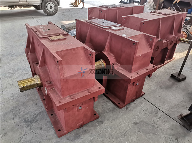 金屬撕碎機(jī)減速機(jī)采用什么類型，什么型號(hào)？