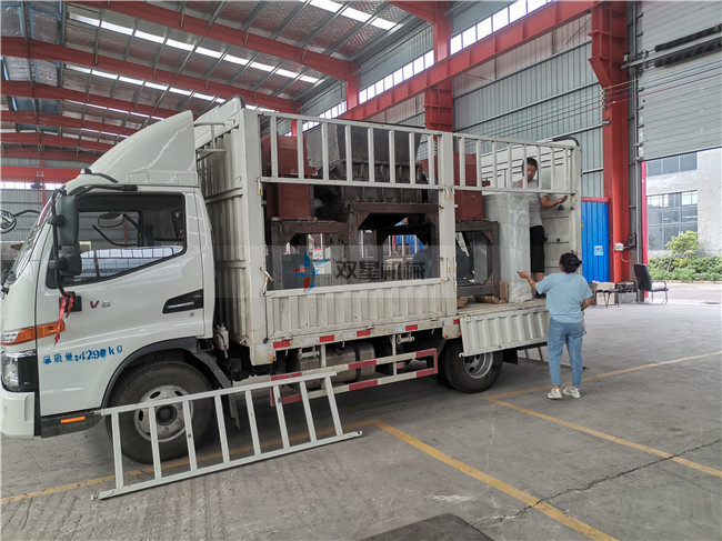 1000型<a href='http://absharbe.com/ssxl/10.html' target='_blank'><span>金屬撕碎機(jī)</span></a>發(fā)貨發(fā)往河北