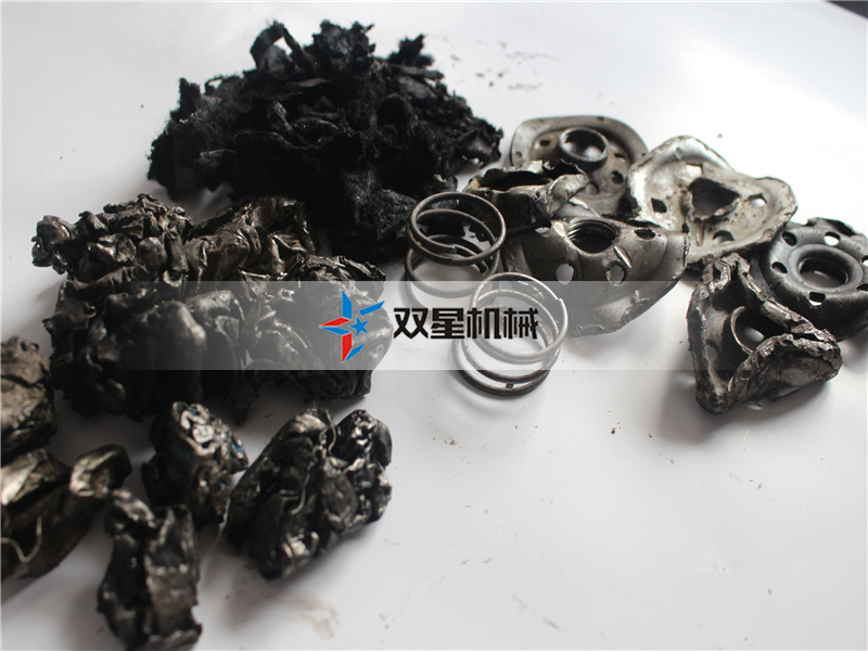 機(jī)油濾芯粉碎機(jī)設(shè)備多少錢(qián)？一套設(shè)備有多少錢(qián)？