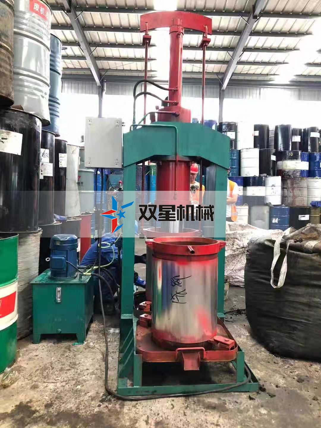 想知道機(jī)油濾芯壓油機(jī)多少錢一臺(tái)？